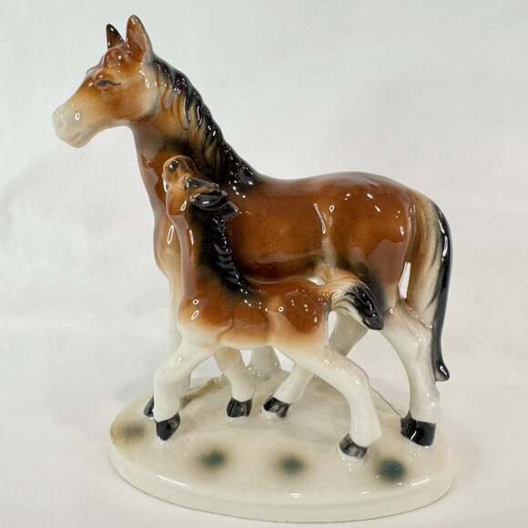 Vintage Porcelain Horse Figurine With Foal Statue Hand Painted Glazed Realistic - Picture 2 of 9